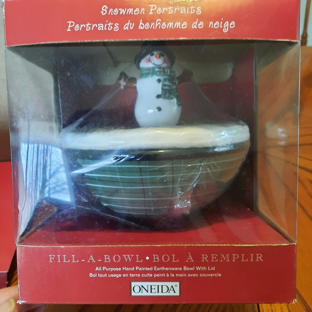 Oneida ~Fiddlestix Snowmen Portraits Holiday Bowl NEW in Box